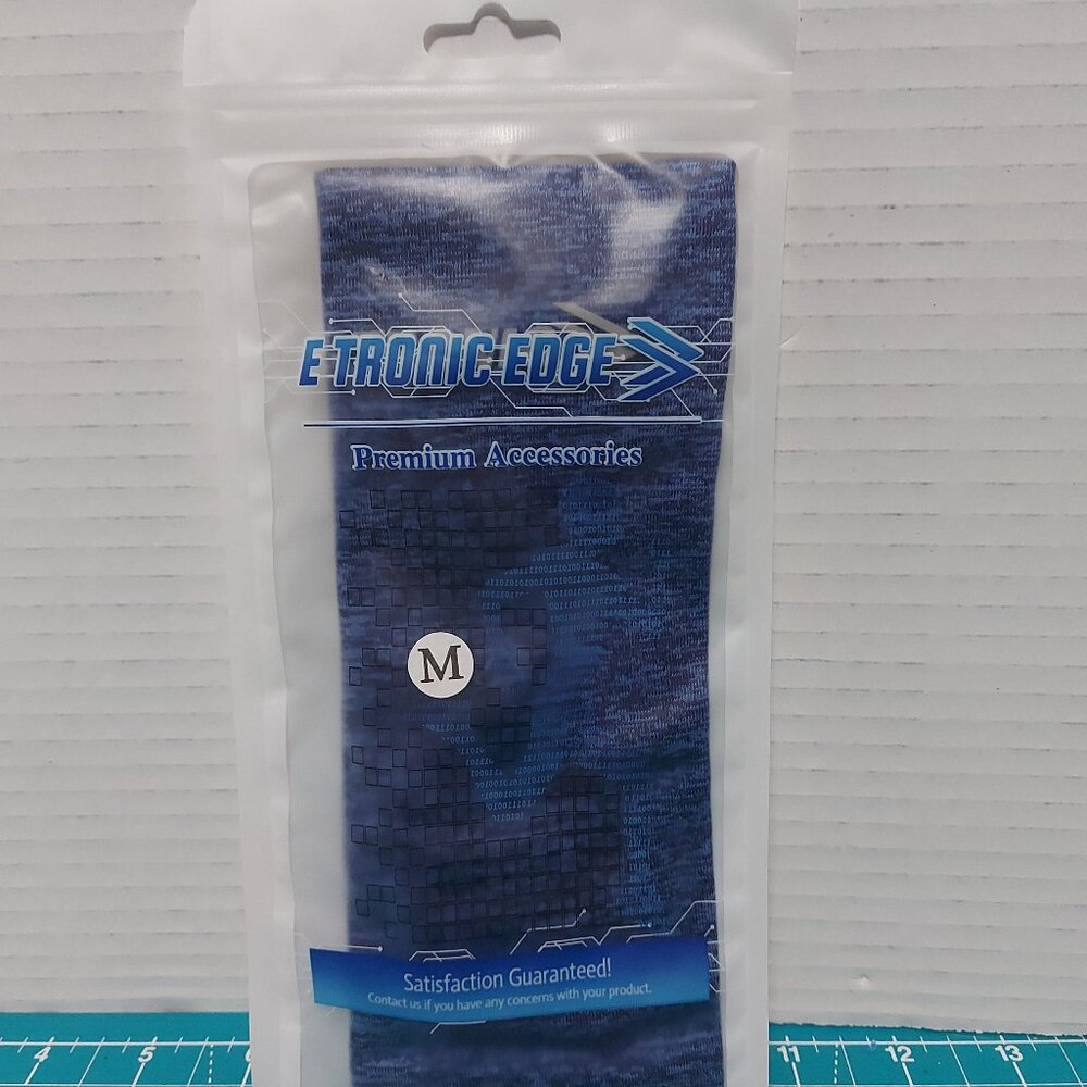 E Tronic Edge Phone Armband Sleeve Arm Running M or L Blue Pixel Color